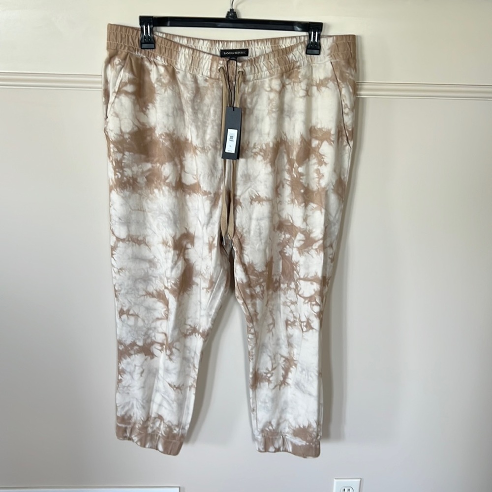 Banana Republic sweat pants new with tags.
